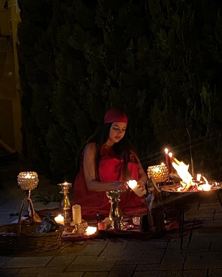 Rosa Maria — ritual cu lumânări
